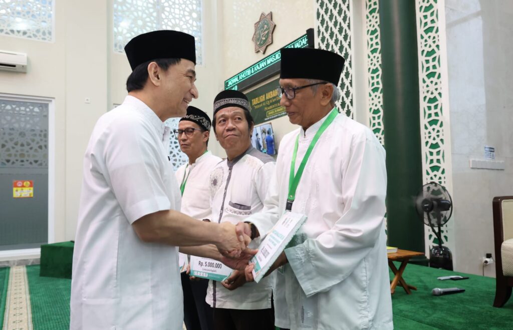 Dimyati Natakusumah Ajak Masyarakat Amalkan Al-Quran Dimyati Natakusumah Ajak Masyarakat Amalkan Al-Quran