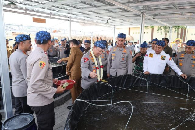 Dukung Pemberdayaan Masyarakat, Kapolri Resmikan Balai Latihan Poliran