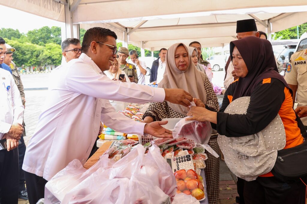Tinjau Pasar Murah Ramadan 1446, Andra Soni : Upaya Jaga Stabilitas Harga