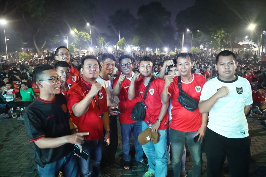 Gelar Nobar, Andra Soni Ajak Masyarakat Terus Dukung Timnas Sepakbola Indonesia Gelar Nobar, Andra Soni Ajak Masyarakat Terus Dukung Timnas Sepakbola Indonesia