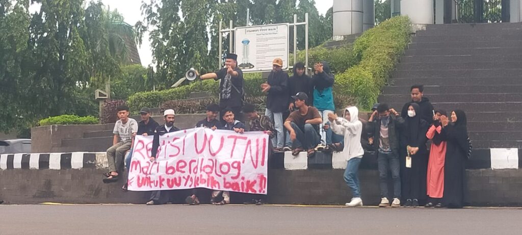 Aliansi Pemuda Indonesia Dukung Revisi UU TNI Aliansi Pemuda Indonesia Dukung Revisi UU TNI