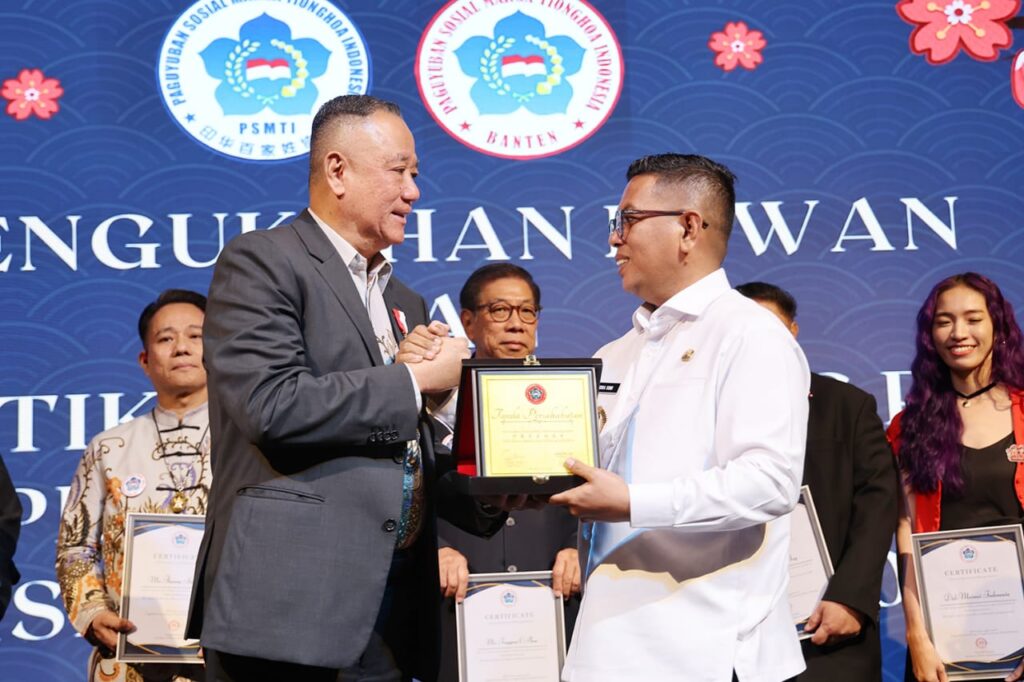 Hadiri Pelantikan PSMTI, Andra Soni Ajak Investasi di Banten Selatan Hadiri Pelantikan PSMTI, Andra Soni Ajak Investasi di Banten Selatan