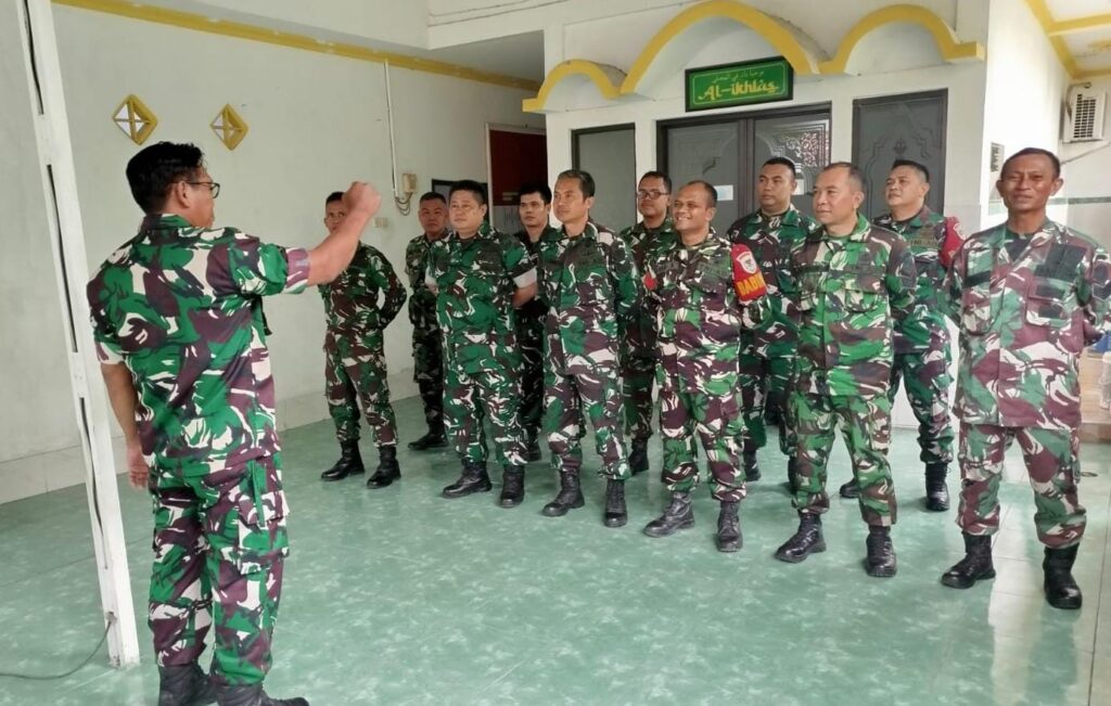 Danramil Kopo Pimpin Apel Siaga Jelang PSU Pilkada, Tegaskan Netralitas TNI dan Keamanan Wilayah Danramil Kopo Pimpin Apel Siaga Jelang PSU Pilkada, Tegaskan Netralitas TNI dan Keamanan Wilayah