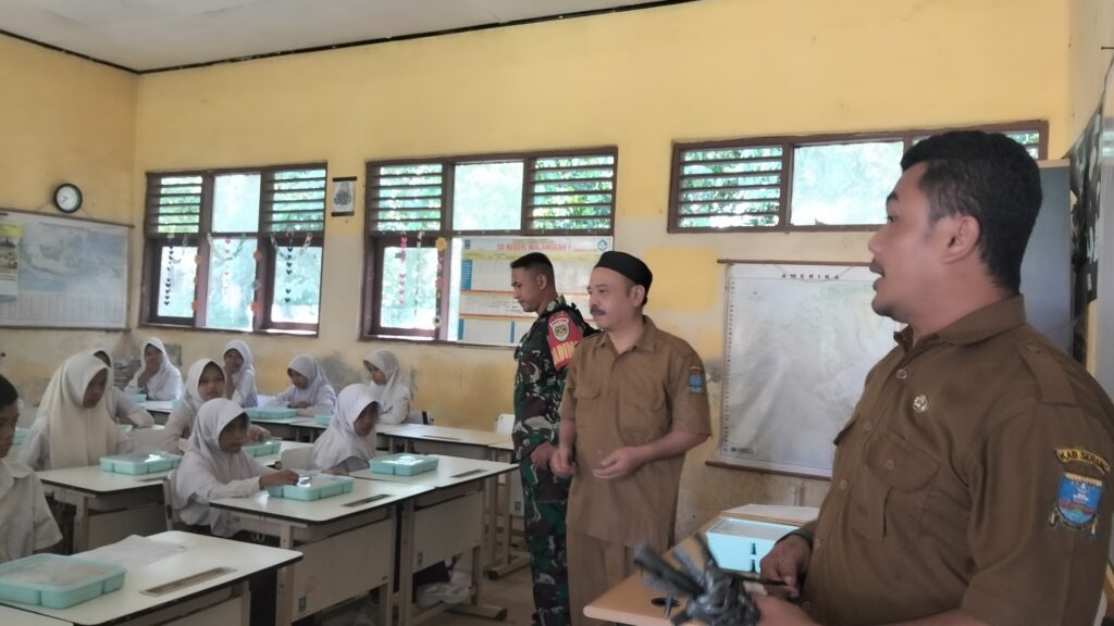 176 Siswa SDN Malanggah 1 Bahagia Nikmati Makan Bergizi Gratis 176 Siswa SDN Malanggah 1 Bahagia Nikmati Makan Bergizi Gratis