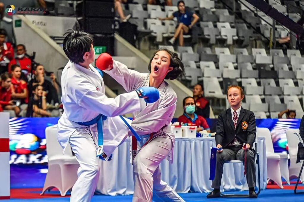 Polwan di Polda Riau, Sabet Medali Emas Kejuaraan Karate di Malaysia