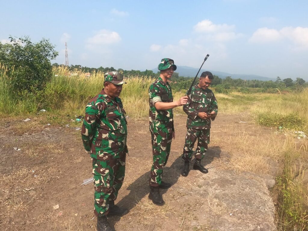 Dandim 0602/Serang Didampingi Danramil Waringinkurung Tinjau Lahan Untuk Rencana Pembangunan BTP