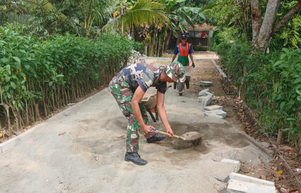 Satgas TMMD ke-124 Kodim 0602/Serang Percepat Pembangunan Jalan Lingkungan di Desa Silebu