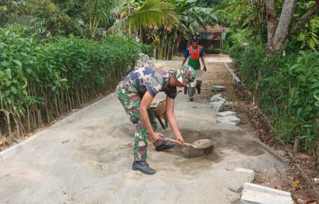Satgas TMMD ke-124 Kodim 0602/Serang Percepat Pembangunan Jalan Lingkungan di Desa Silebu