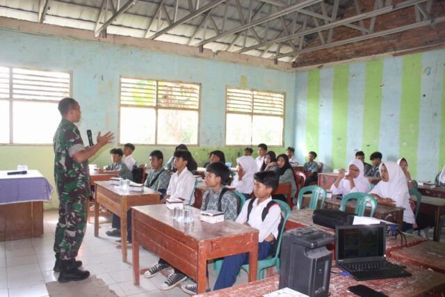 Satgas TMMD ke-124 Kodim Serang Tanamkan Nilai Bela Negara kepada Pelajar MTs Al-Muklisin
