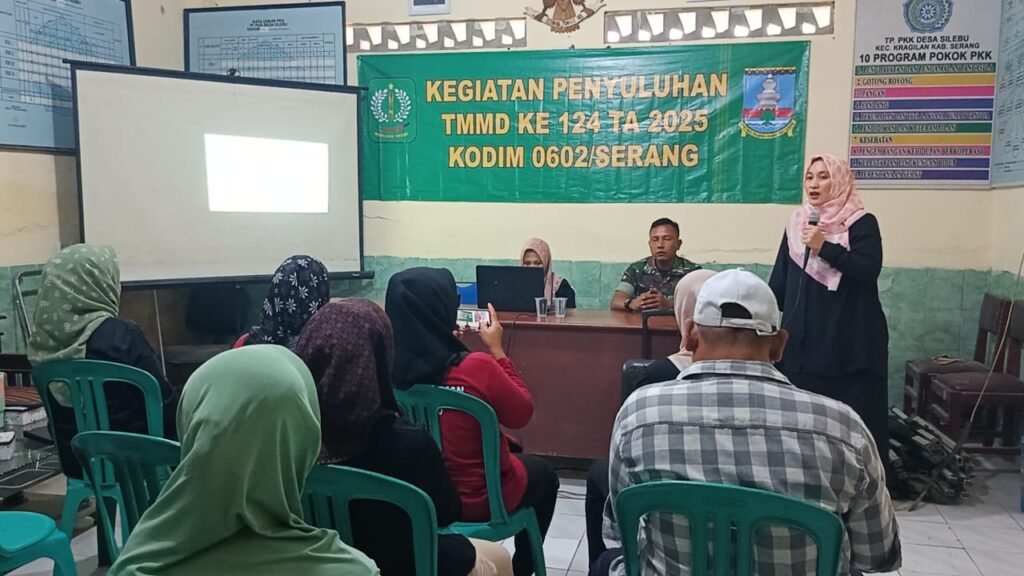 Satgas TMMD Kodim 0602 Serang Gelar Penyuluhan Hidup Sehat di Desa Silebu Satgas TMMD Kodim 0602 Serang Gelar Penyuluhan Hidup Sehat di Desa Silebu