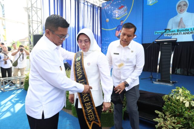 Tinawati Andra Soni Dikukuhkan Sebagai Bunda Literasi Provinsi Banten