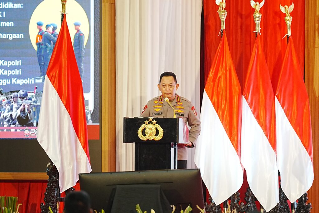 Tak Ada Toleransi untuk Premanisme, Judol dan Narkoba, Kapolri : Tindak Tegas Hingga ke Akar Tak Ada Toleransi untuk Premanisme, Judol dan Narkoba, Kapolri : Tindak Tegas Hingga ke Akar