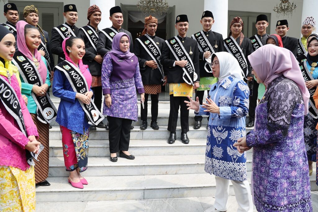 Tinawati Andra Soni Terima Para Finalis Kang Nong Banten Tahun 2025 Tinawati Andra Soni Terima Para Finalis Kang Nong Banten Tahun 2025
