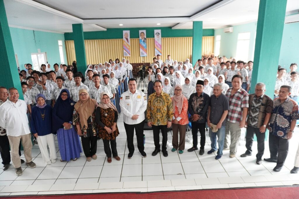 Alumni SMAN 1 Serang Gelar Career Talk 2025, Wali Kota Apresiasi Inisiatif Bangun Generasi Muda Alumni SMAN 1 Serang Gelar Career Talk 2025, Wali Kota Apresiasi Inisiatif Bangun Generasi Muda