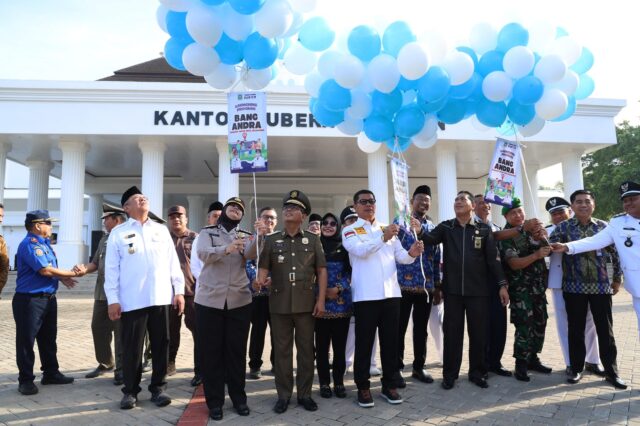 Andra Soni Luncurkan Program Bangun Jalan Desa Sejahtera