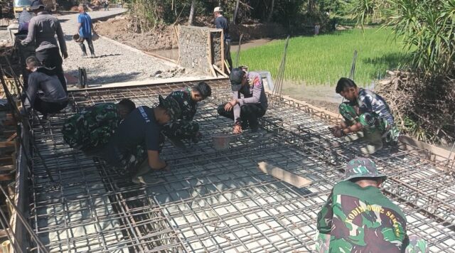 TMMD 124 Kodim Serang Tuntaskan 55 Persen Pembangunan Jembatan Penghubung Dua Desa