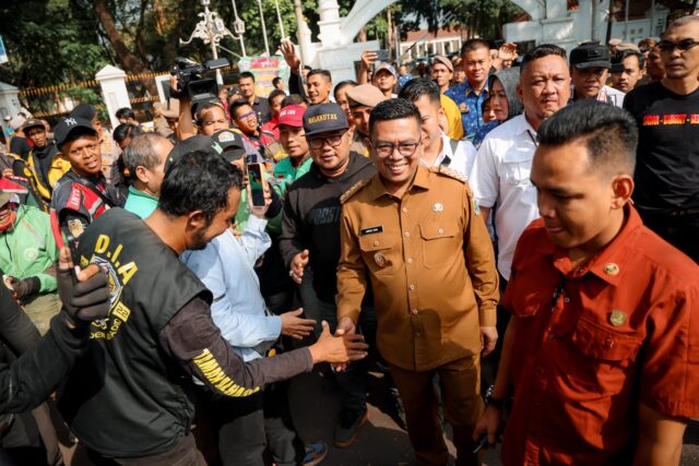 Andra Soni Janji Tindaklanjuti Aspirasi Komunitas Ojol Sesuai Kewenangan