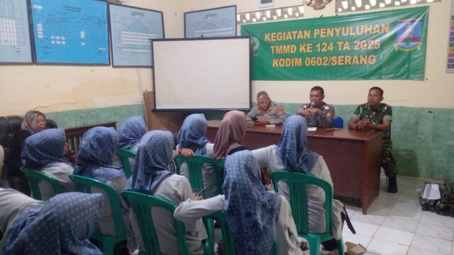 Satgas TMMD ke-124 Kodim 0602/Serang Gelar Penyuluhan Hukum dan Kamtibmas di Desa Silebu