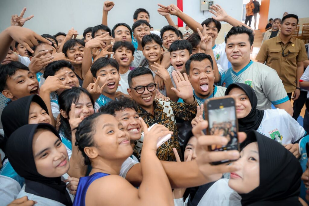 Tinjau Pemusatan Latihan Popnas 2025, Andra Soni Motivasi Atlet Pelajar Provinsi Banten Tinjau Pemusatan Latihan Popnas 2025, Andra Soni Motivasi Atlet Pelajar Provinsi Banten