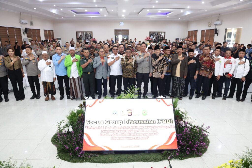 Andra Soni Pimpin Deklarasi Tolak Aksi Premanisme Andra Soni Pimpin Deklarasi Tolak Aksi Premanisme