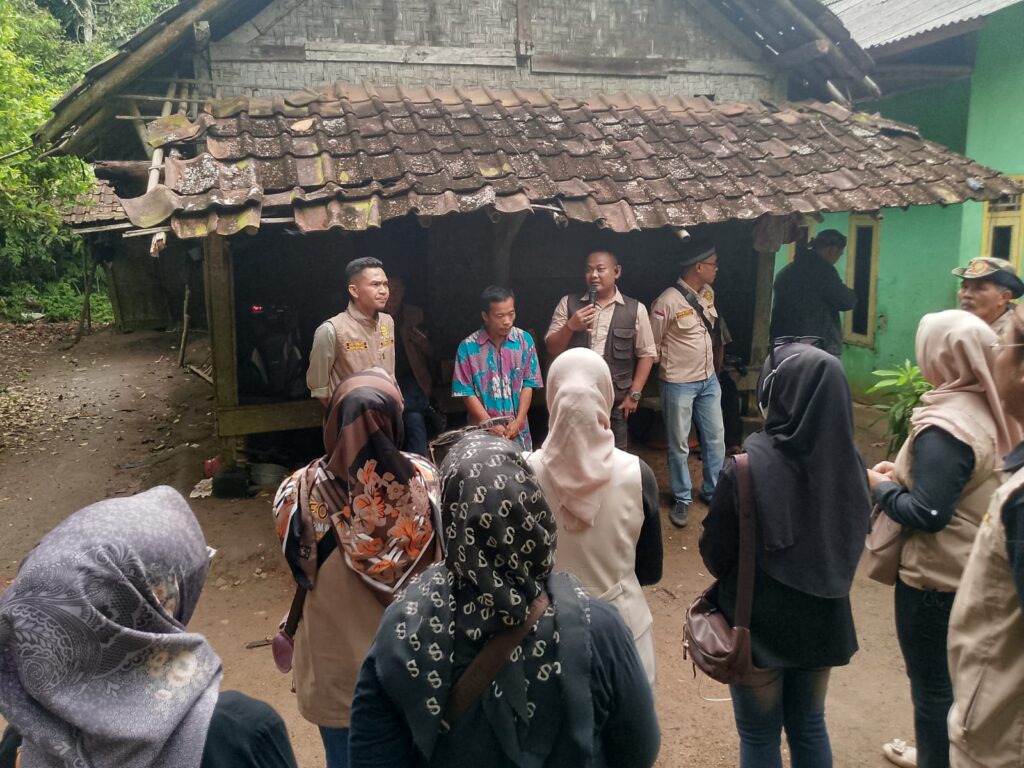 FORWATU Banten Kembali Kunjungi Eman, Siapkan Bantuan Pembangunan Rumah FORWATU Banten Kembali Kunjungi Eman, Siapkan Bantuan Pembangunan Rumah