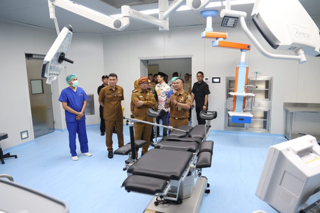Gubernur Banten Resmikan RSUD Uwes Qorny Cilograng, Dorong Akses Kesehatan dan Ekonomi Wilayah Selatan Gubernur Banten Resmikan RSUD Uwes Qorny Cilograng, Dorong Akses Kesehatan dan Ekonomi Wilayah Selatan