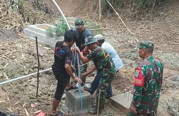Satgas TMMD Ke-124 Kodim 0602/Serang Percepat Pembangunan Sumur Bor Untuk Mushola Al Barokah Satgas TMMD Ke-124 Kodim 0602/Serang Percepat Pembangunan Sumur Bor Untuk Mushola Al Barokah