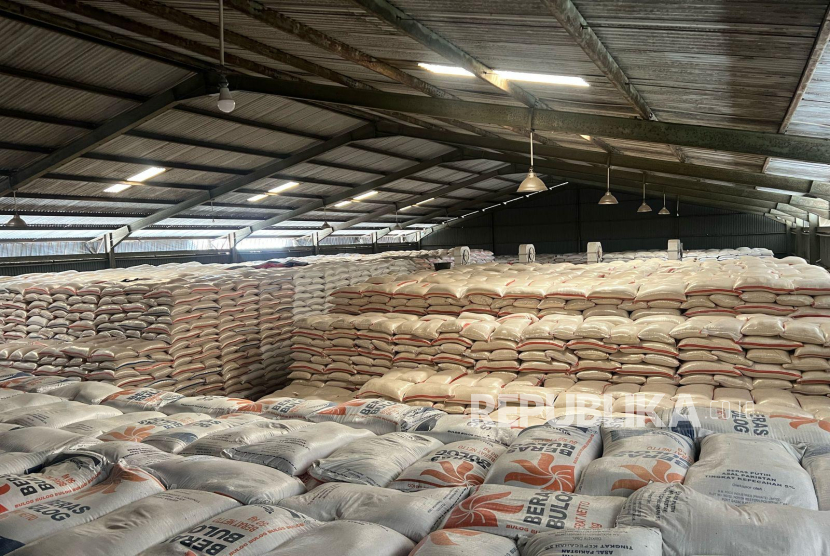 Stok Beras Tembus 4 Juta Ton, Mentan Sampaikan Terimakasih kepada Petani dan Seluruh Stakeholder Stok Beras Tembus 4 Juta Ton, Mentan Sampaikan Terimakasih kepada Petani dan Seluruh Stakeholder