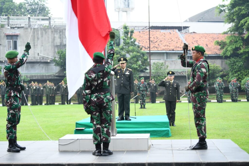 Pusterad Gelar Upacara Peringatan Hari Lahir Pancasila Pusterad Gelar Upacara Peringatan Hari Lahir Pancasila