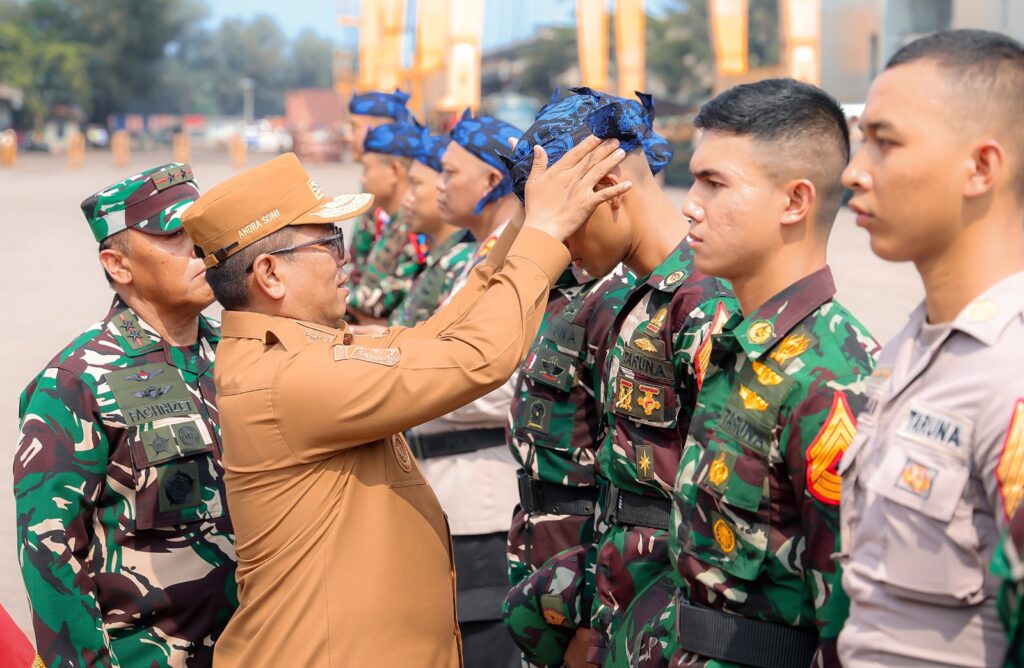 Andra Soni Pimpin Upacara Penyambutan Peserta Latsitarda Nusantara ke-45 Provinsi Banten Andra Soni Pimpin Upacara Penyambutan Peserta Latsitarda Nusantara ke-45 Provinsi Banten