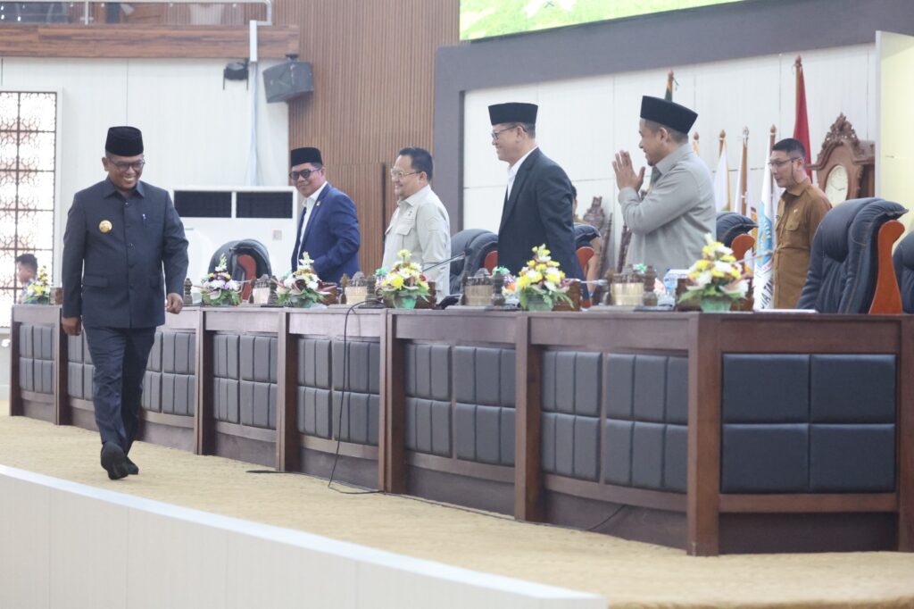 Raperda Penyelenggaraan Jaminan Sosial Ketenagakerjaan, Andra Soni : Untuk Mengintervensi Pekerja Non Formal dan Rentan Raperda Penyelenggaraan Jaminan Sosial Ketenagakerjaan, Andra Soni : Untuk Mengintervensi Pekerja Non Formal dan Rentan