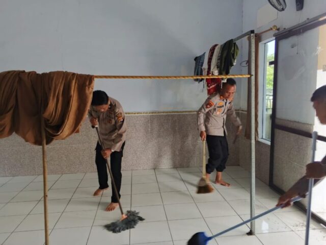 Sambut HUT Bhayangkara ke-79, Polsek Pamarayan Gelar Bakti Religi dan Bagi Sembako