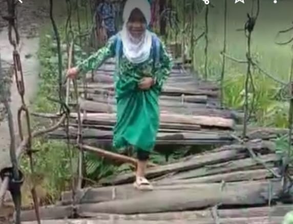 Jembatan Rusak di Cimandiri Ancam Akses Warga, Pemkab Lebak Diminta Bertindak Cepat