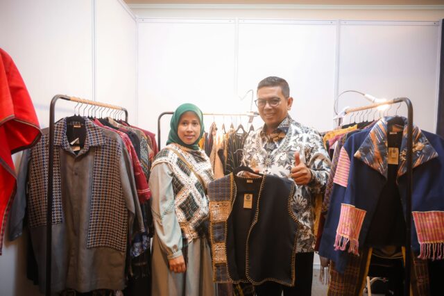 Tinjau Stand Banten di FKD-MPU 2025, Andra Soni Optimis Tembus Pasar Ekspor