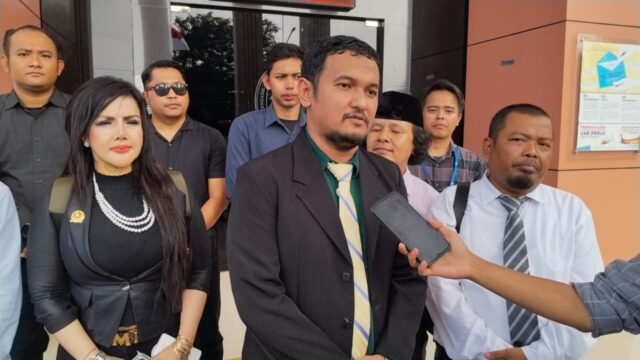 Hadiri Sidang Dualisme Ketua Karang Taruna Kabupaten Serang, Barbie Kumalasari Berikan Dukungan pada Pihak Penggugat