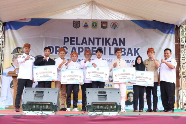 Andra Soni Meluncurkan Program Sarjana Penggerak Desa