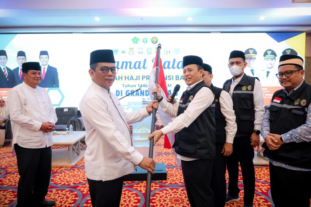 Andra Soni Sambut Kedatangan Jamaah Haji Kloter JKG 21 Kabupaten Tangerang Andra Soni Sambut Kedatangan Jamaah Haji Kloter JKG 21 Kabupaten Tangerang