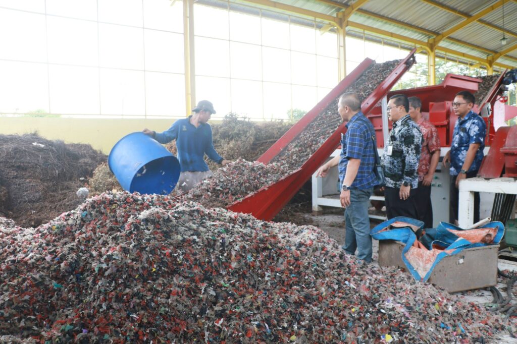 DLH Kabupaten Serang-PT Broco ACI Jalin Kerjasama Produksi RDF TPST Kibin DLH Kabupaten Serang-PT Broco ACI Jalin Kerjasama Produksi RDF TPST Kibin