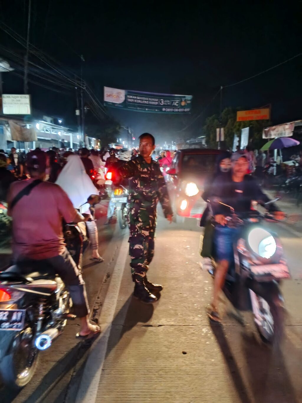 Babinsa Koramil Walantaka Kawal Pawai Obor Tahun Baru Islam Babinsa Koramil Walantaka Kawal Pawai Obor Tahun Baru Islam