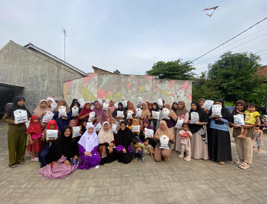 Tebar Hijab, Tebar Kebaikan, Wanita Islam Kota Serang Gelar Baksos di Katulisan Tebar Hijab, Tebar Kebaikan, Wanita Islam Kota Serang Gelar Baksos di Katulisan