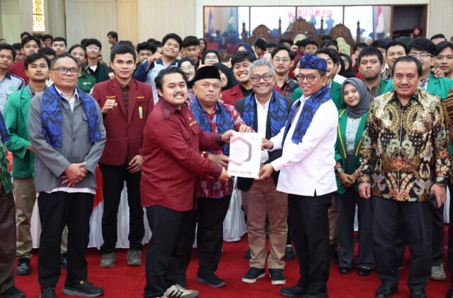 Dilantik, Ini Pesan Andra Soni Kepada Pengurus BEM PTMA Zona III