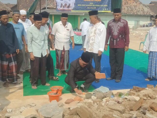 Camat Walantaka Letakkan Batu Pertama Pembangunan Masjid At-Taqwa