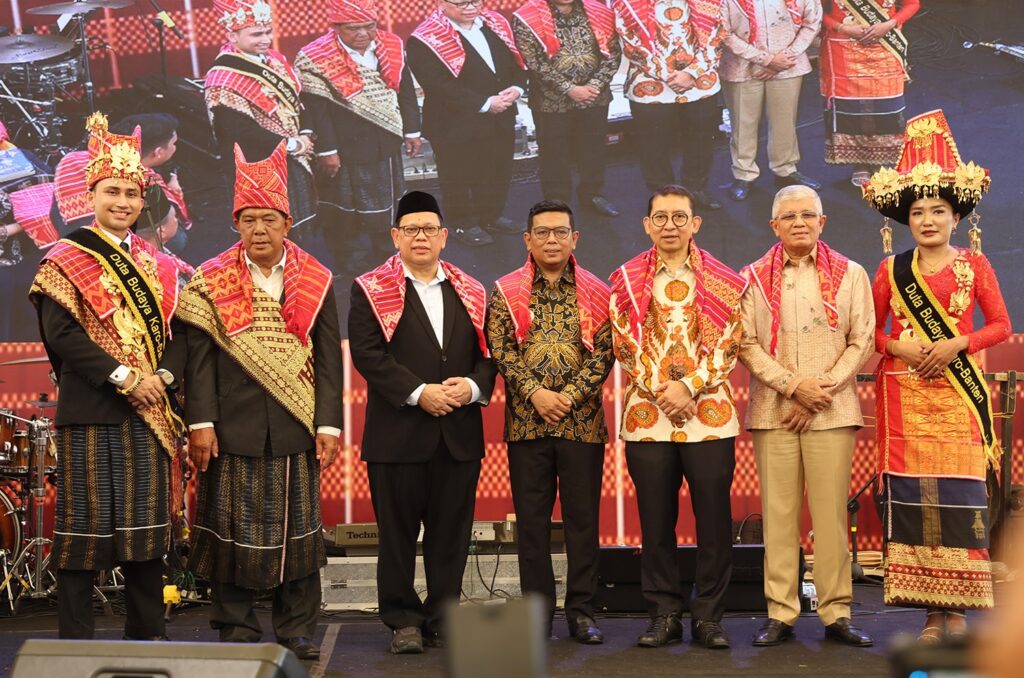 Andra Soni Ajak Keluarga Besar Karo Bersinergi Membangun Provinsi Banten Andra Soni Ajak Keluarga Besar Karo Bersinergi Membangun Provinsi Banten