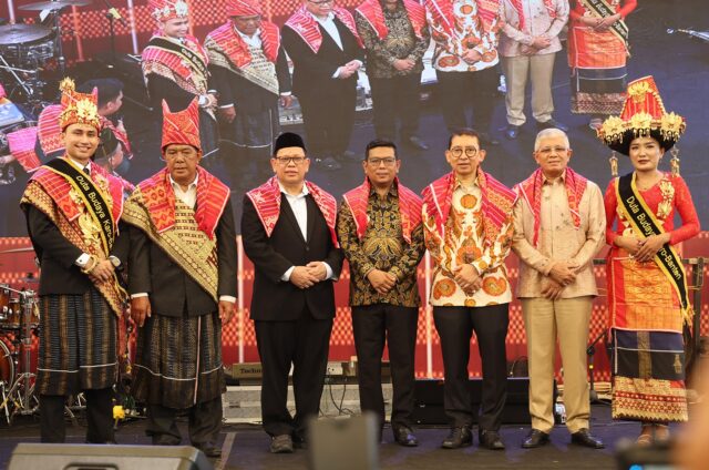 Andra Soni Ajak Keluarga Besar Karo Bersinergi Membangun Provinsi Banten