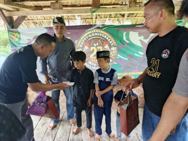 Anglingdarma 2003 Pertama Gelar Santunan Anak Yatim di Yonif 320/Badak Putih