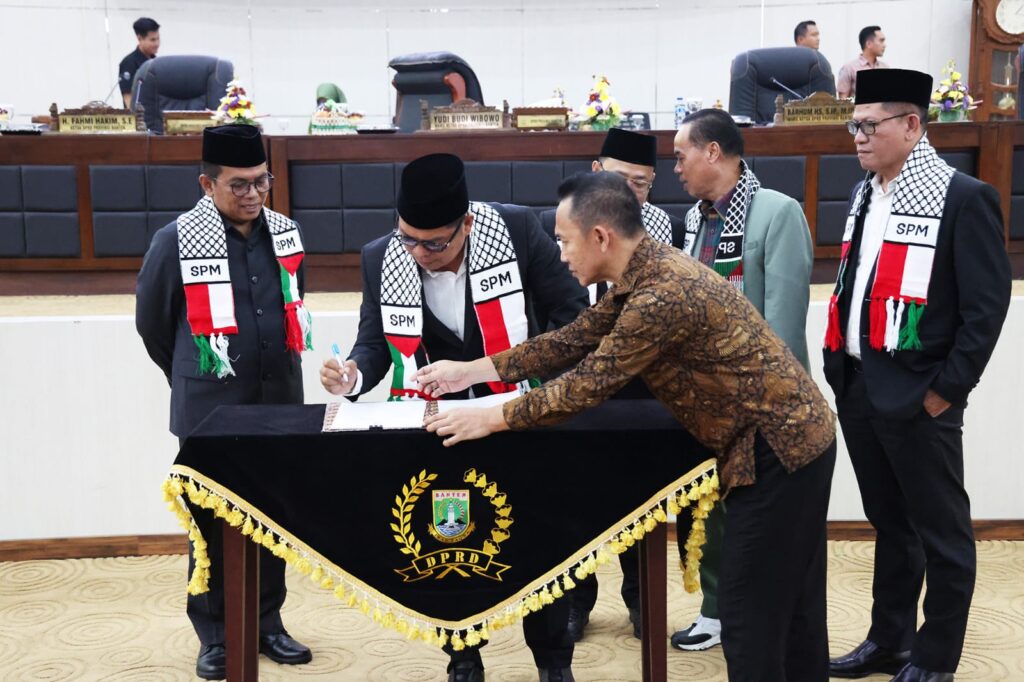 Andra Soni : Pemprov Banten Komitmen Tingkatkan Pengelolaan Keuangan Daerah Andra Soni : Pemprov Banten Komitmen Tingkatkan Pengelolaan Keuangan Daerah