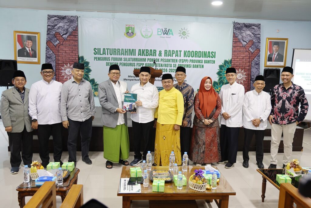 Wagub Banten : Pondok Pesantren Berperan Besar Didik Generasi Muda Wagub Banten : Pondok Pesantren Berperan Besar Didik Generasi Muda