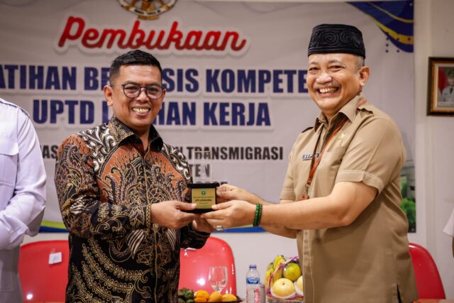 Tingkatkan Daya Saing Pekerja, Andra Soni Buka Pelatihan Kerja Berbasis Kompetensi