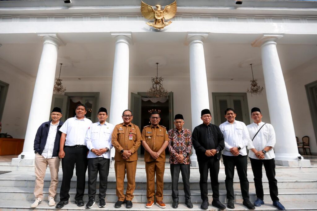 Andra Soni Jajaki Perluasan Program Pendidikan Gratis Hingga Madrasah Aliyah Andra Soni Jajaki Perluasan Program Pendidikan Gratis Hingga Madrasah Aliyah