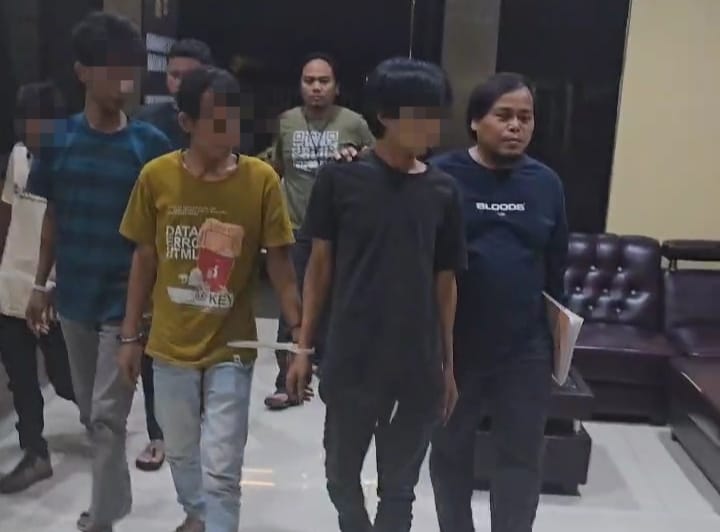 Empat Pria di Serang Dicokok Polisi, Diduga Cabuli Gadis Difabel Mental Empat Pria di Serang Dicokok Polisi, Diduga Cabuli Gadis Difabel Mental